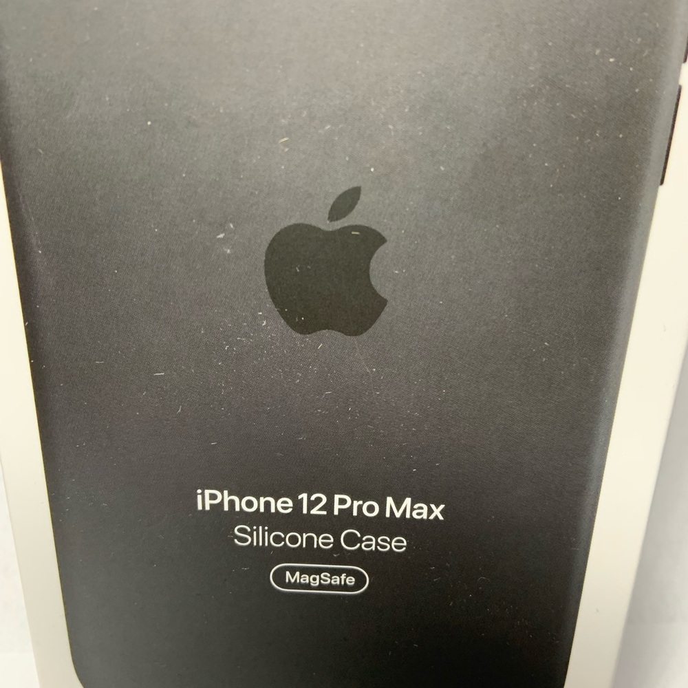 Apple IPhone 12 Pro Max silicone case - Picture 2 of 5